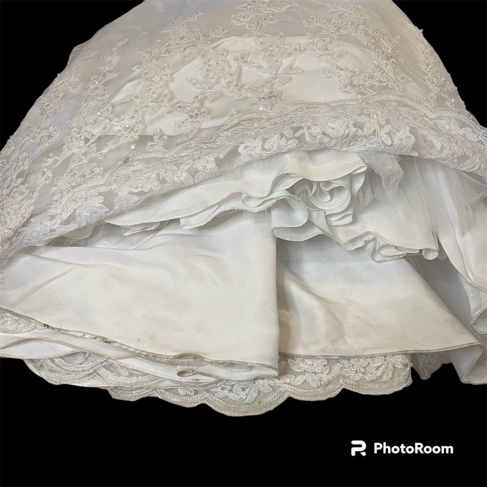 Michelangelo Strapless Lace Sequence & Beads White Wedding Dress Size 8 - Picture 12 of 12